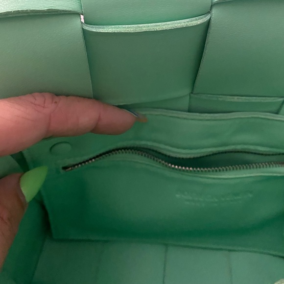 Bottega Venetta Cassette crossbody bag excellent condition - Picture 2 of 4